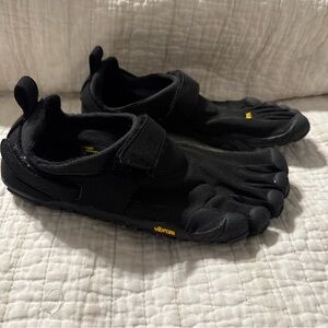 Vibram Black Toe Shoes women’s